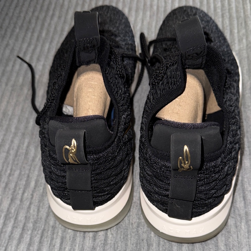 Nike LeBron 15 Low in the Black/Metallic Gold/Phantom colorway. - Picture 3 of 5